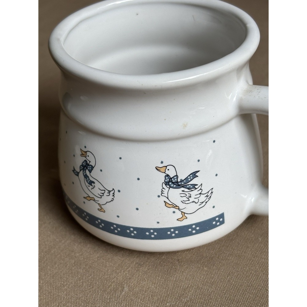 Vintage 1980s Country Goose Coffee Mug Blue Ribbon Geese & Goslings Stoneware - Picture 2 of 8